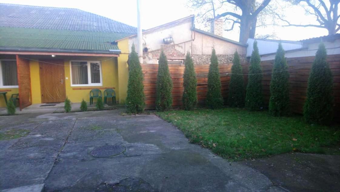 Садиба У Яноша Vynohradiv Extérieur photo